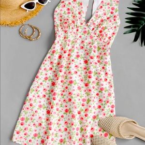 Sexy floral cut out dresss.Fits misses size 6